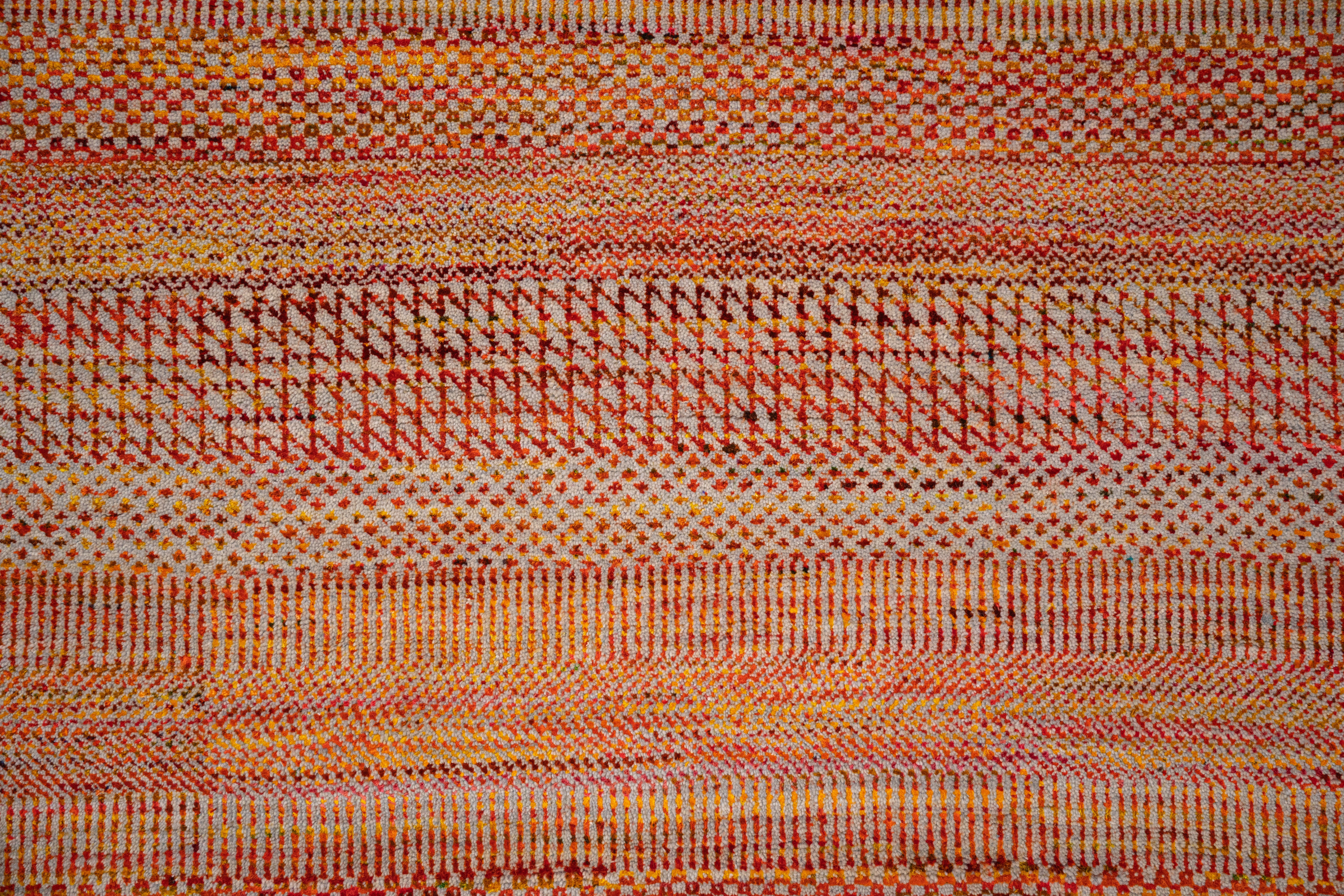 Handknotted Carpet, DIA - 3318 MCN
